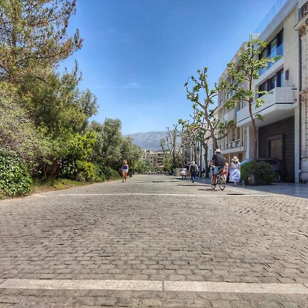 Under The Rock Of Acropolis By Yha Apartment Athens Exterior photo